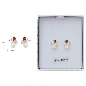 Introduce a touch of festive charm to your jewellery collection with our delightful Robin Pearl Silver Plated Earrings. These exquisite earrings feature a charming robin design, adorned with a vibrant red stone and sparkling accents, beautifully complemented by a classic white pearl drop. Crafted with a silver-plated finish, they offer a sophisticated yet playful look.
Perfect for adding a subtle sparkle to any outfit or as a thoughtful gift, these earrings are sure to be a customer favourite. Each pair comes elegantly presented in a gift box, ready for display. Sold as single pairs, they are an ideal addition to your retail offering.