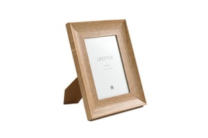 a picture frame that says lifestyle on it